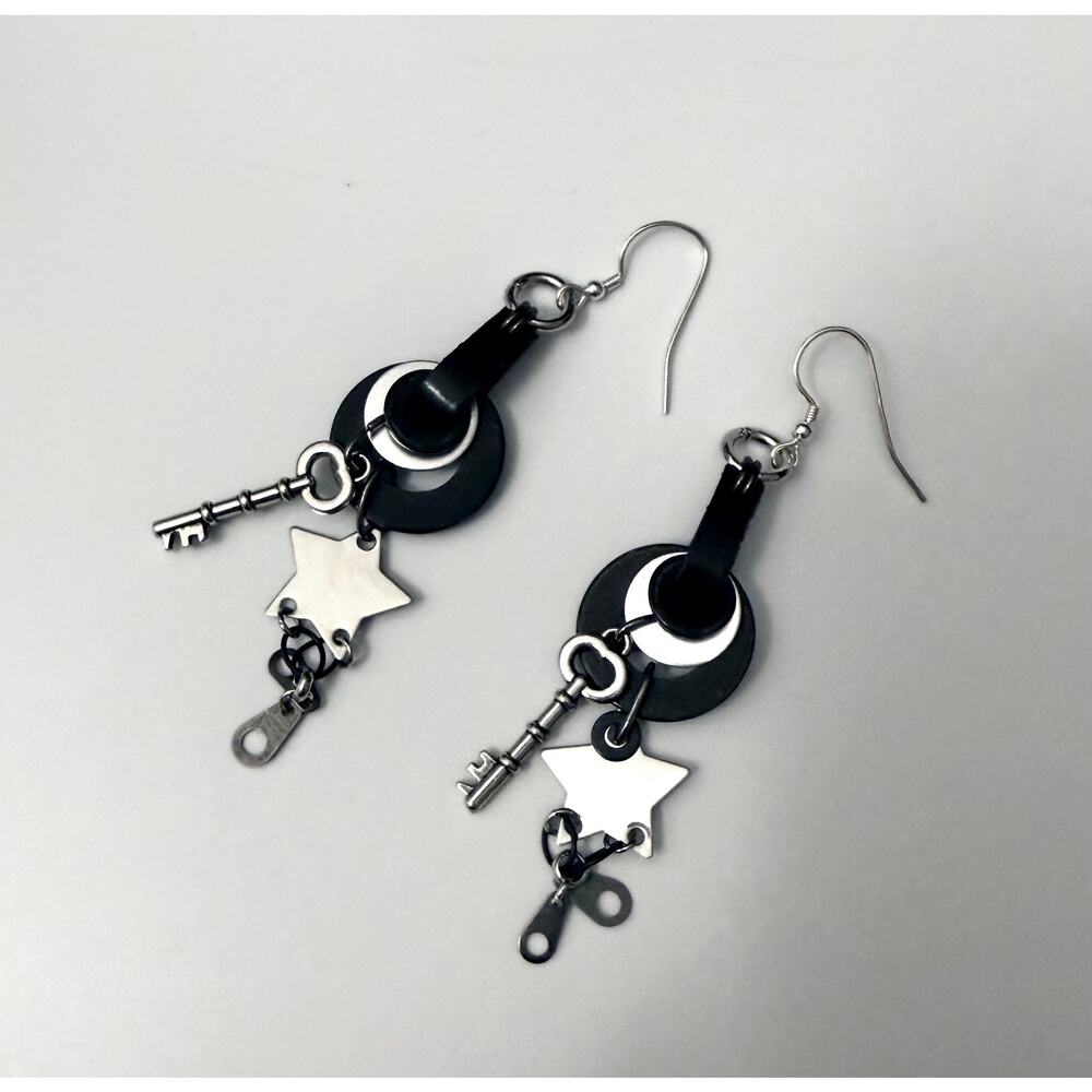 Artisanal Upcycled Handmade Dangle Earrings mixed metal, other EUC